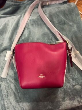 NWT/Coach Pebbled Leather Crossbody in Fuchsia